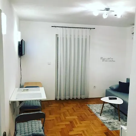 Apartman Melani