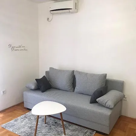 Melani Apartman *